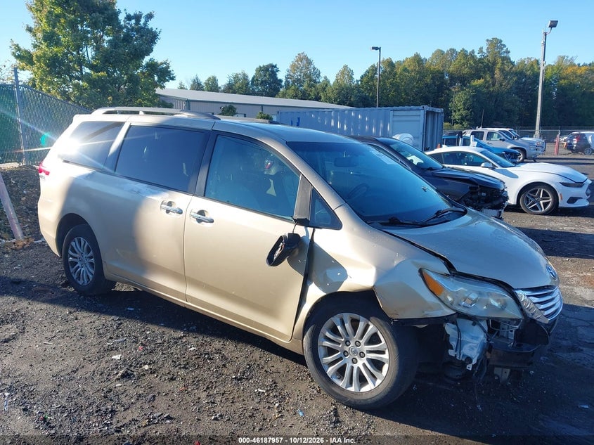 2011 TOYOTA SIENNA LIMITED | 5TDDK3DC6BS003938 | UPCARS