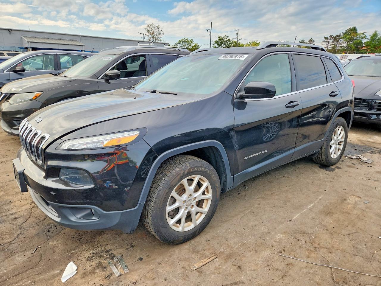 2016 JEEP CHEROKEE LATITUDE | 1C4PJMCS2GW102892 | UPCARS