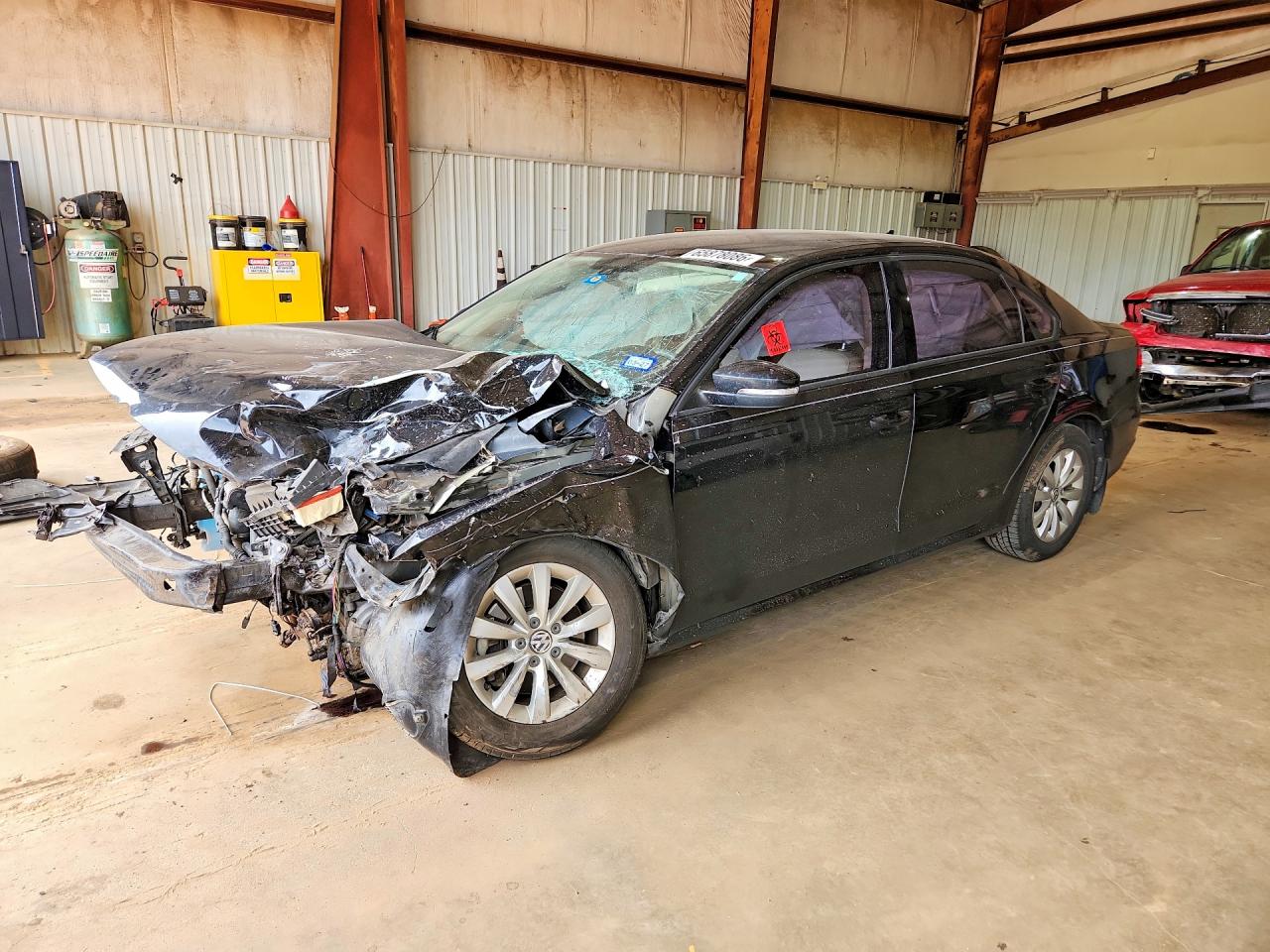 2015 VOLKSWAGEN PASSAT S | 1VWAS7A39FC037584 | UPCARS