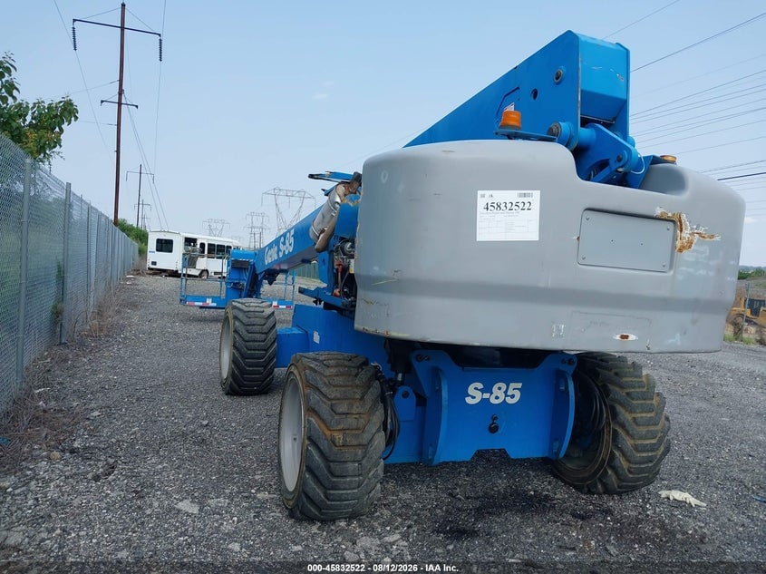 2011 GENIE S-85 BOOM LIFT | 00000000S85118592 | UPCARS