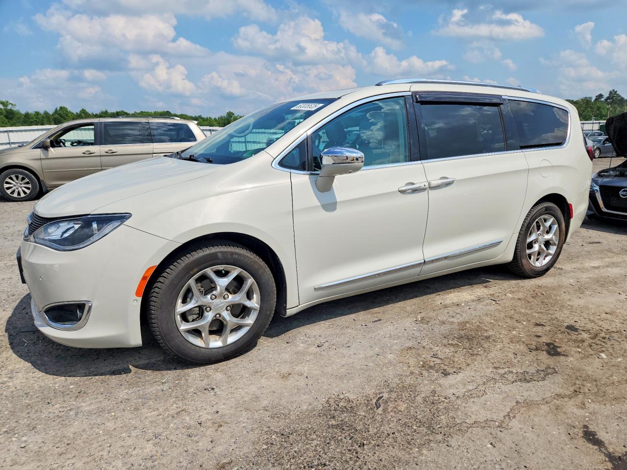 2017 CHRYSLER PACIFICA LIMITED | 2C4RC1GG6HR553857 | UPCARS
