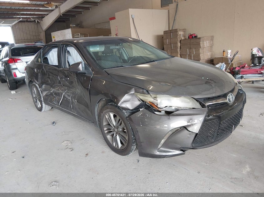 2015 TOYOTA CAMRY SE | 4T1BF1FK4FU493068 | UPCARS