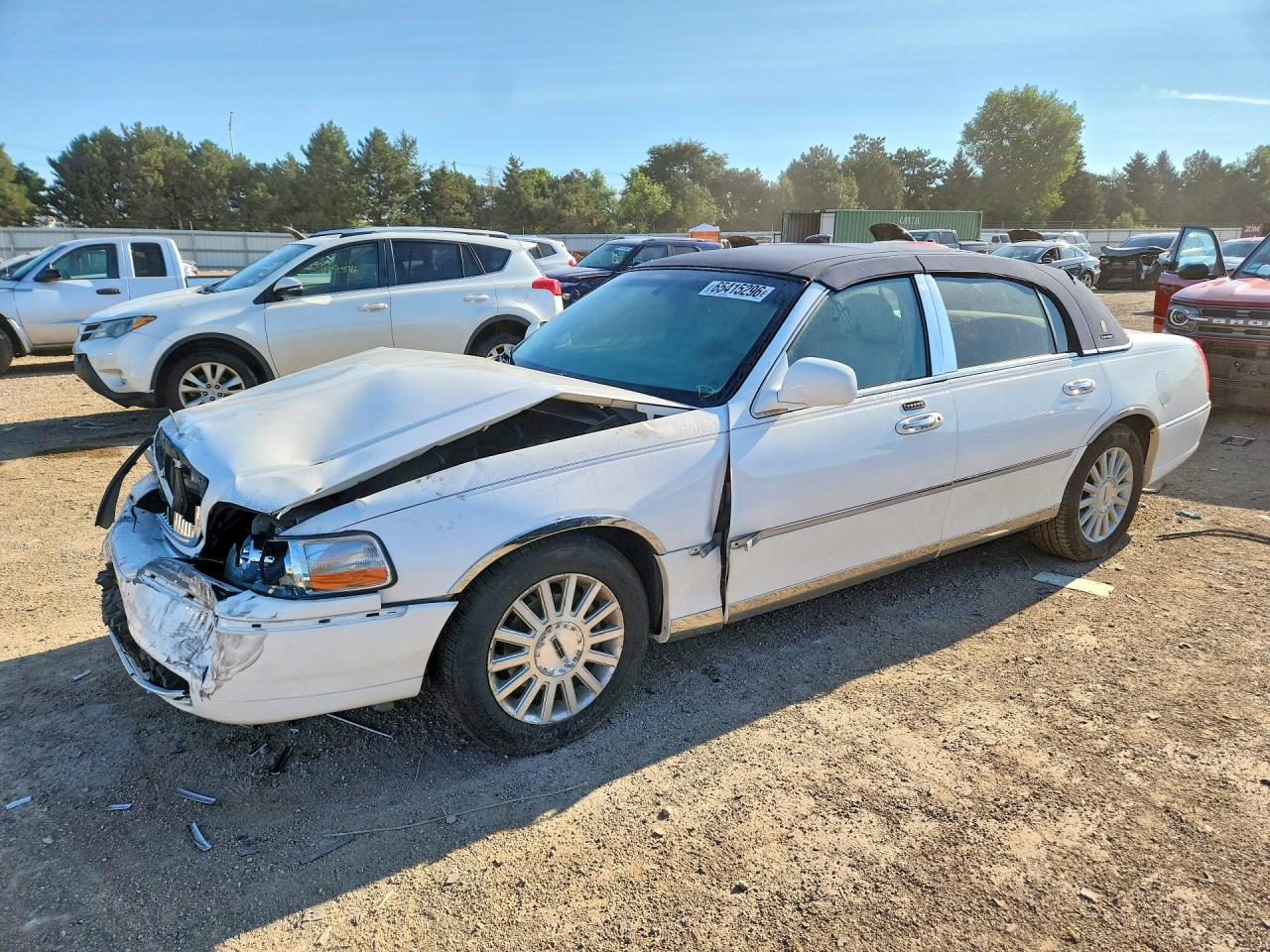 2004 LINCOLN TOWNCAR EXECUTIVE | 1LNHM81W34Y668953 | UPCARS