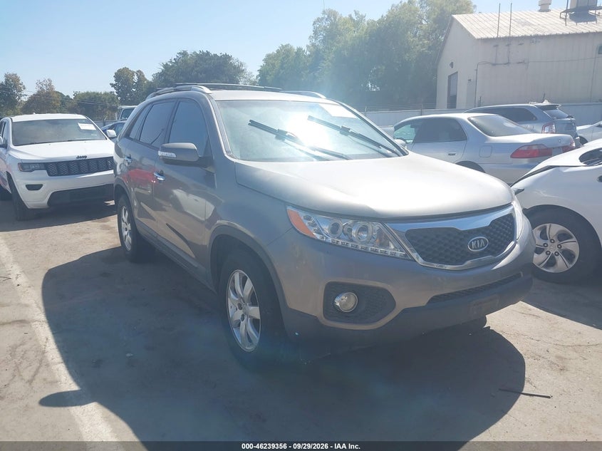 2011 KIA SORENTO LX | 5XYKT4A15BG183021 | UPCARS