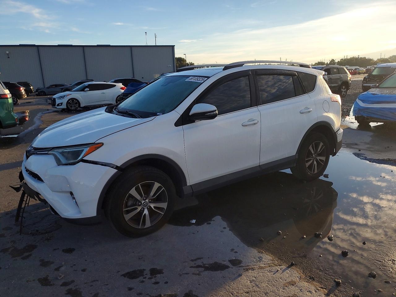 2018 TOYOTA RAV4 XLE | 2T3WFREV3JW499830 | UPCARS