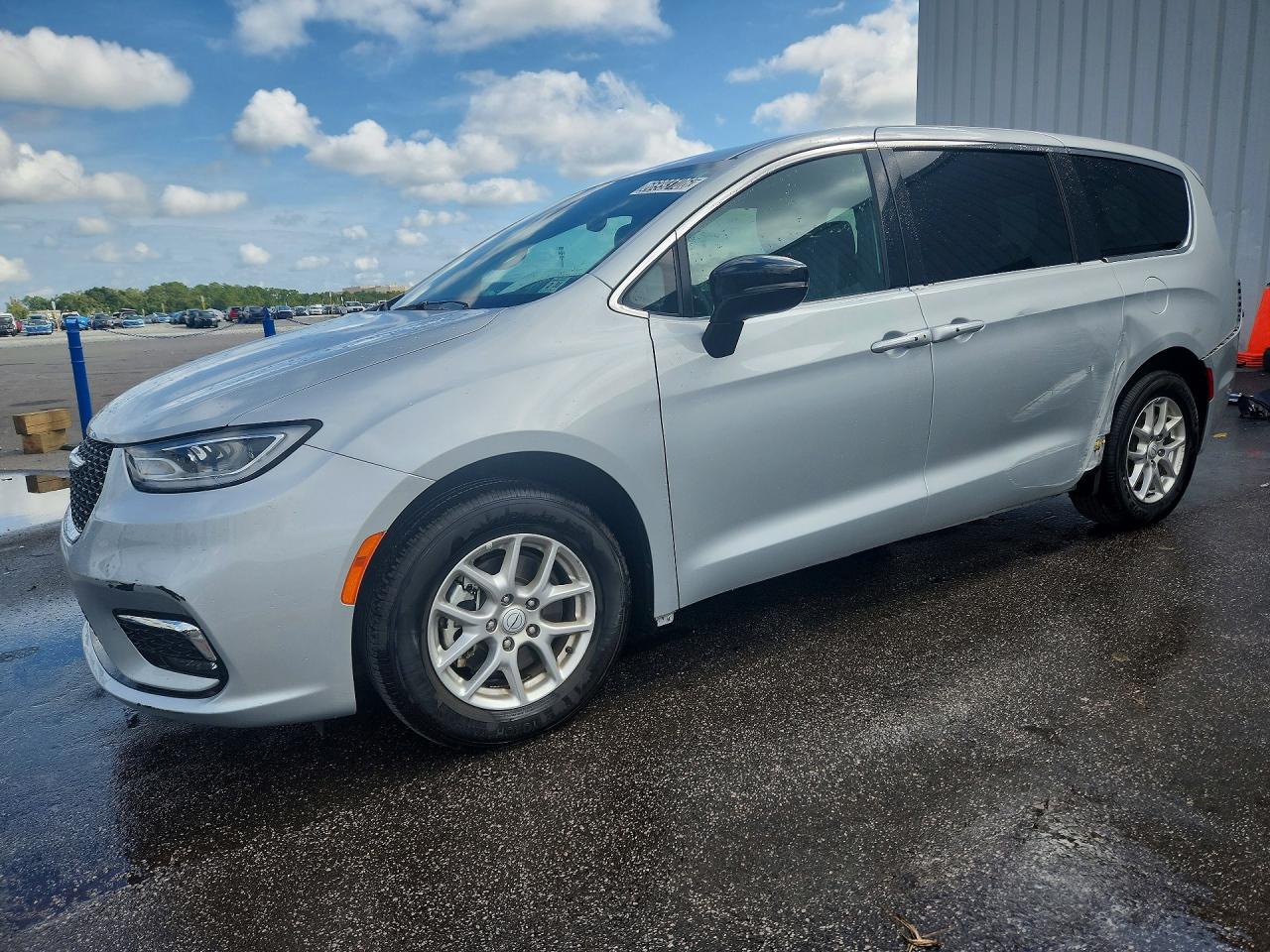 2026 CHRYSLER PACIFICA SELECT | 2C4RC1BGXTR235644 | UPCARS