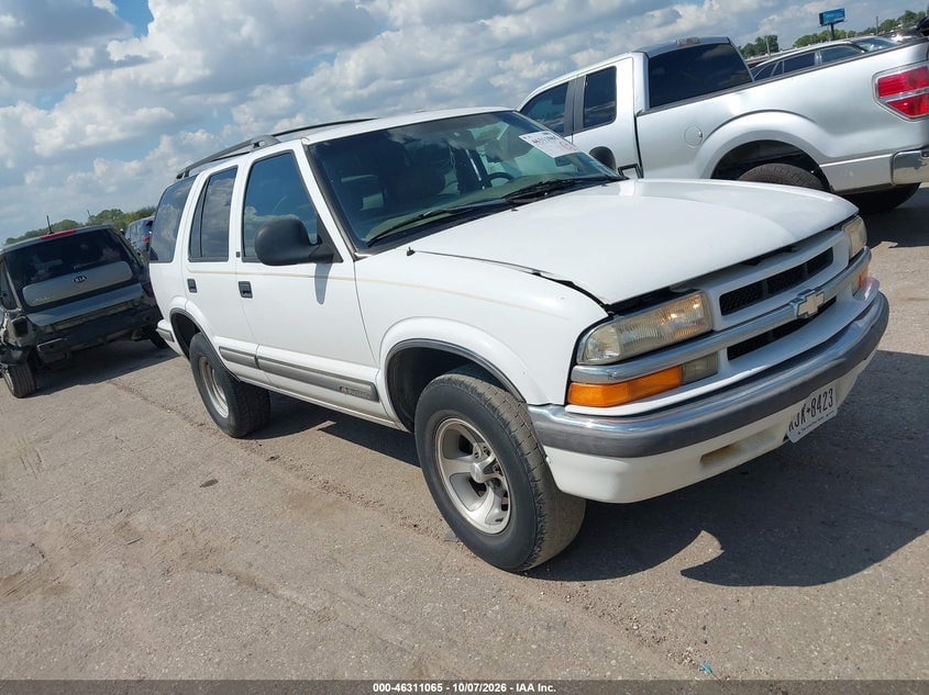 1998 CHEVROLET BLAZER LT | 1GNCS13W7W2244097 | UPCARS