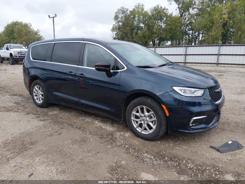 2024 CHRYSLER PACIFICA TOURING L | 2C4RC1BG0RR179657 | UPCARS