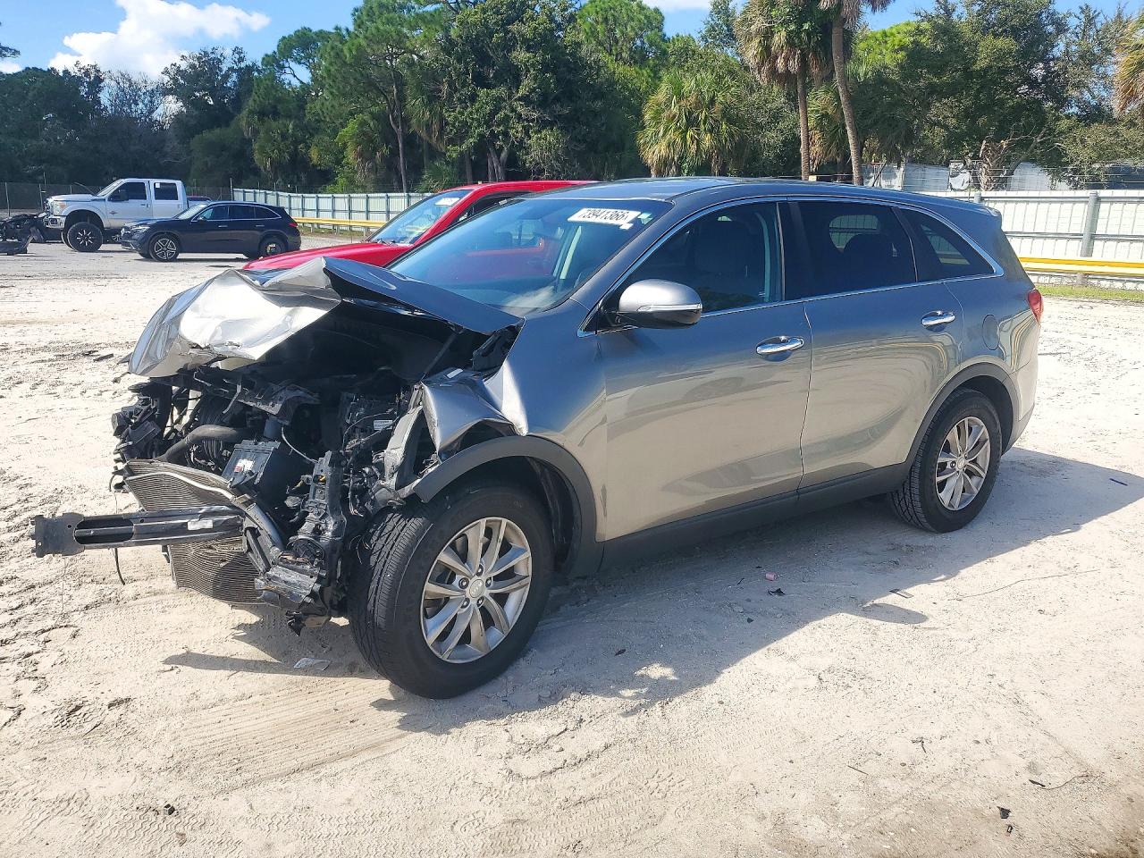 2017 KIA SORENTO L | 5XYPG4A32HG210826 | UPCARS