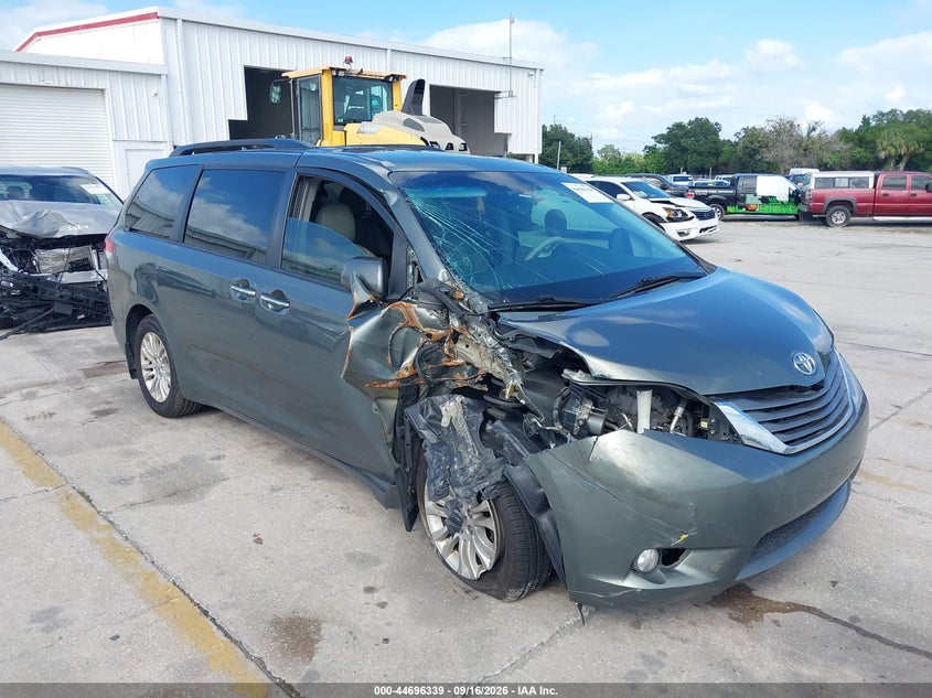 2014 TOYOTA SIENNA XLE V6 8 PASSENGER | 5TDYK3DC7ES477516 | UPCARS