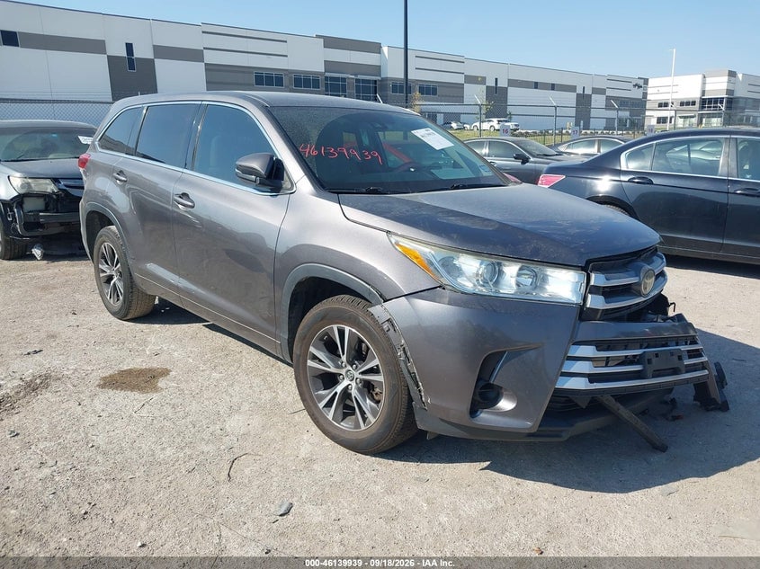 2018 TOYOTA HIGHLANDER LE | 5TDZARFH3JS035412 | UPCARS