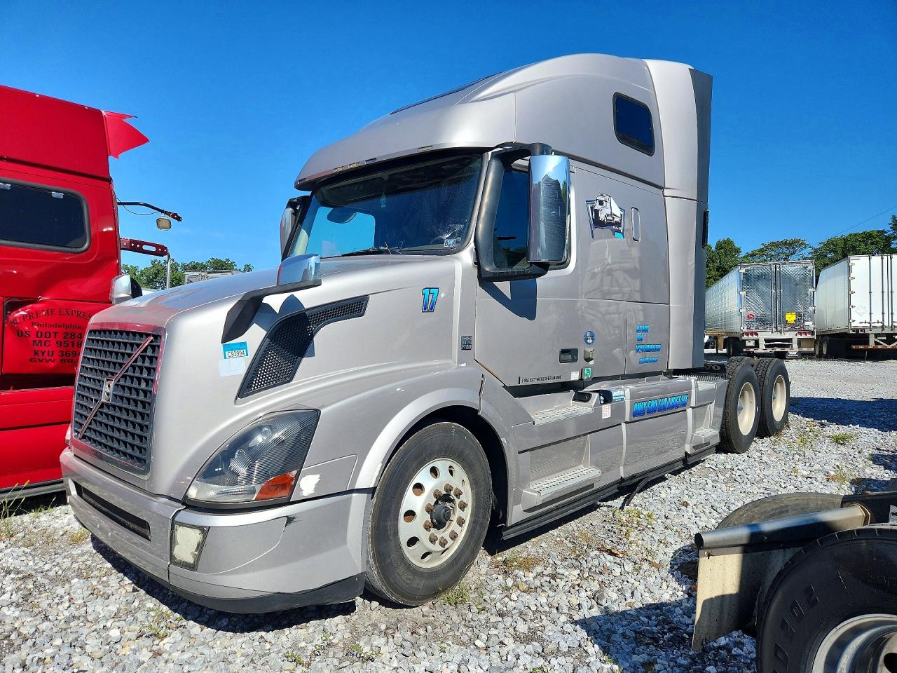 2017 VOLVO VN SEMI TRUCK | 4V4NC9EH3HN983310 | UPCARS