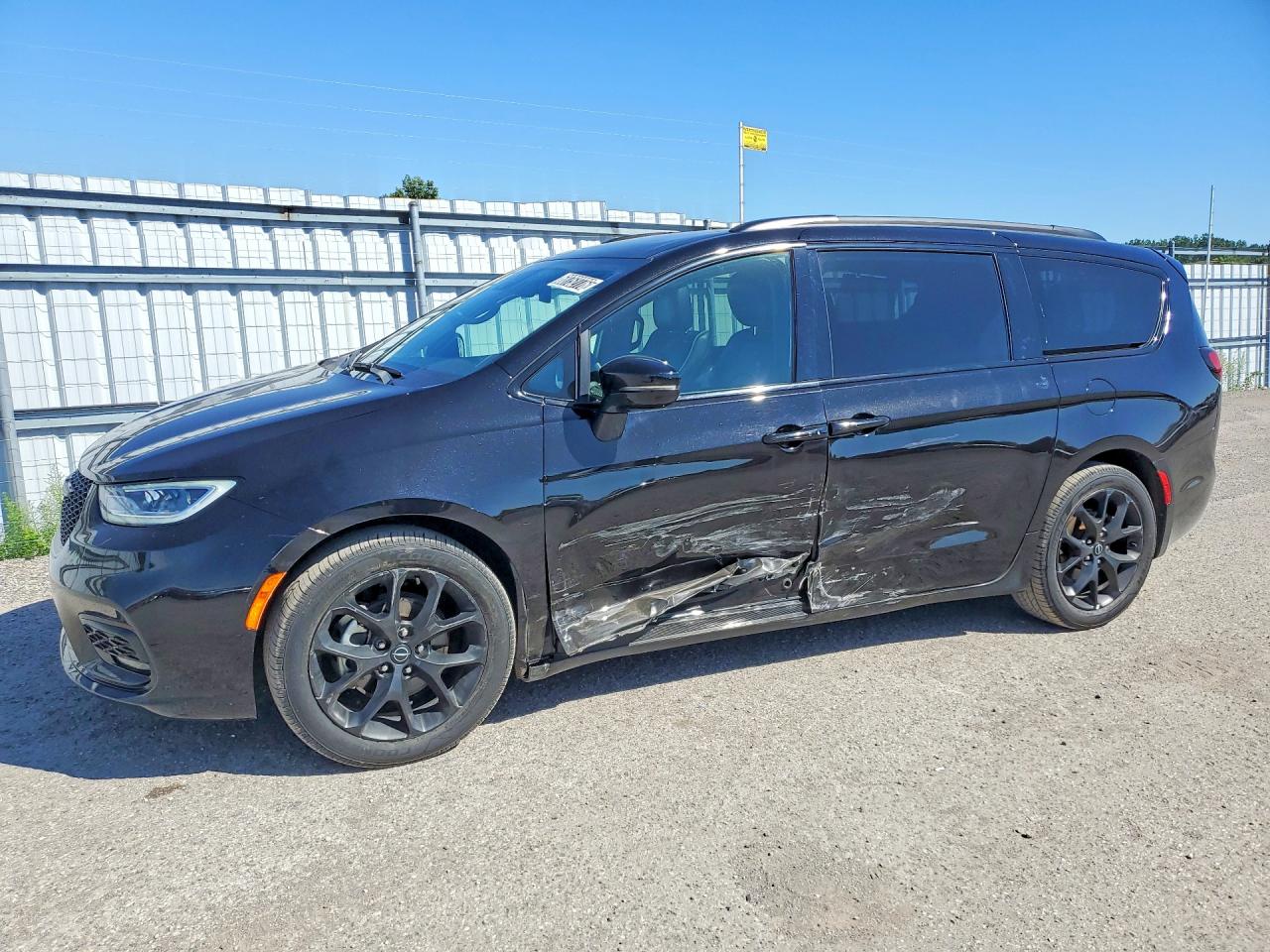 2025 CHRYSLER PACIFICA LIMITED | 2C4RC1GG9SR596581 | UPCARS