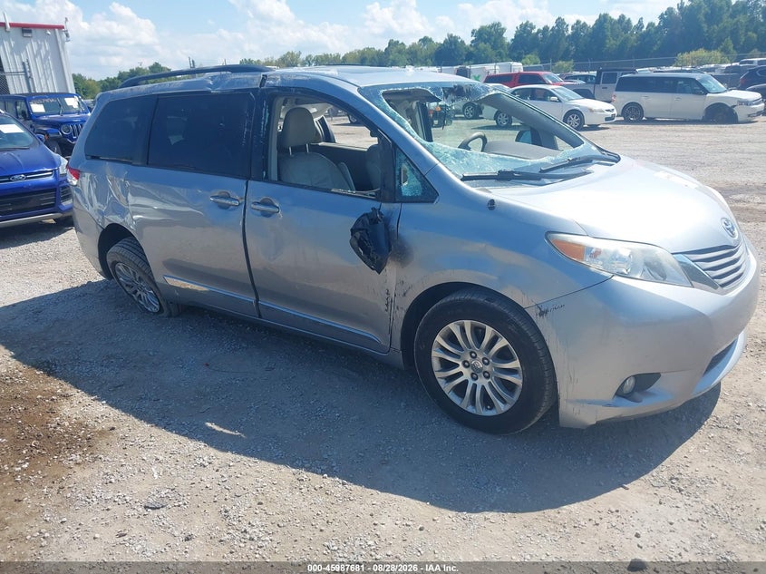 2013 TOYOTA SIENNA XLE V6 8 PASSENGER | 5TDYK3DC8DS290803 | UPCARS