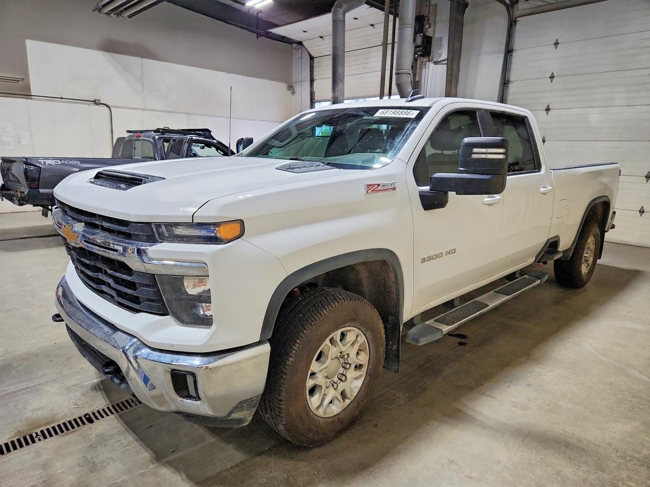 2024 CHEVROLET SILVERADO K3500 LT | 1GC4YTE70RF296732 | UPCARS