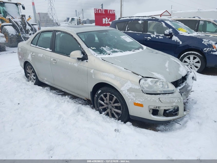 2010 VOLKSWAGEN JETTA LIMITED EDITION | 3VWRZ7AJ0AM134872 | UPCARS