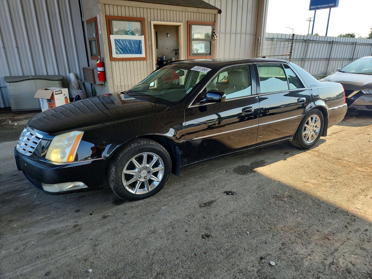 2011 CADILLAC DTS LUXURY COLLECTION | 1G6KD5E65BU143676 | UPCARS