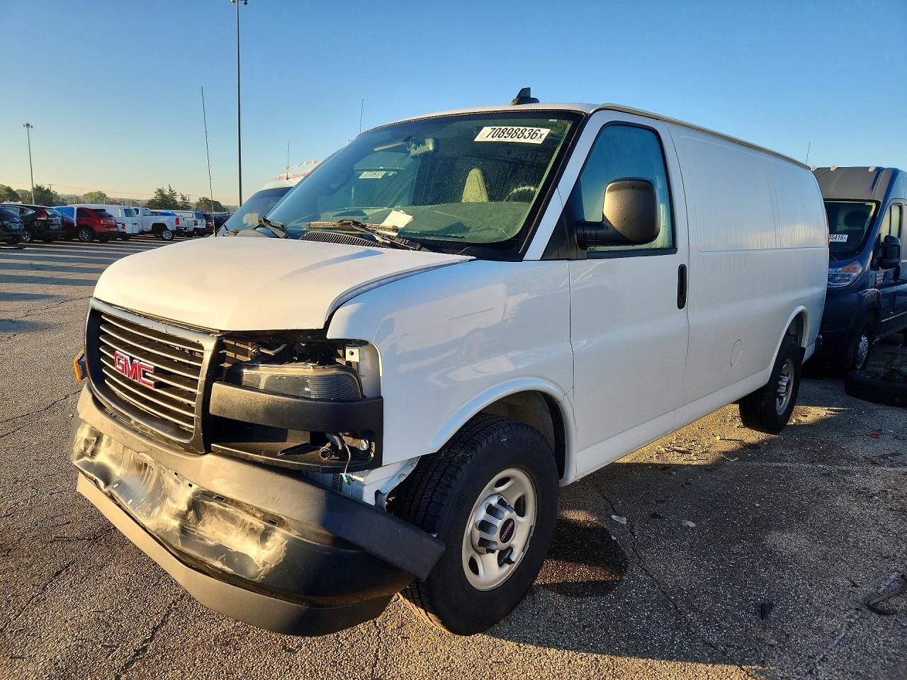 2018 GMC SAVANA G2500 | 1GTW7AFG1J1162358 | UPCARS