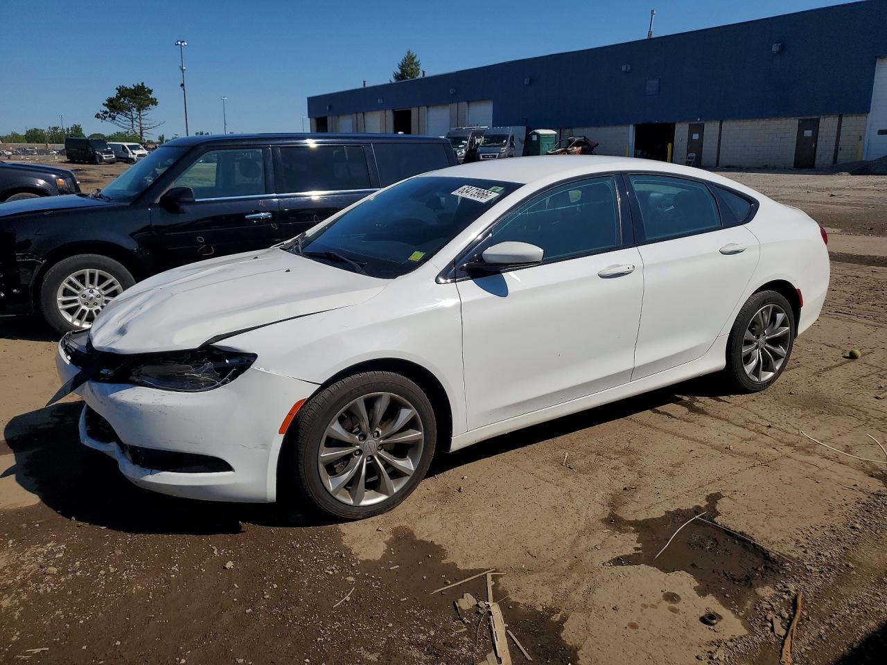 2015 CHRYSLER 200 S | 1C3CCCBBXFN539861 | UPCARS