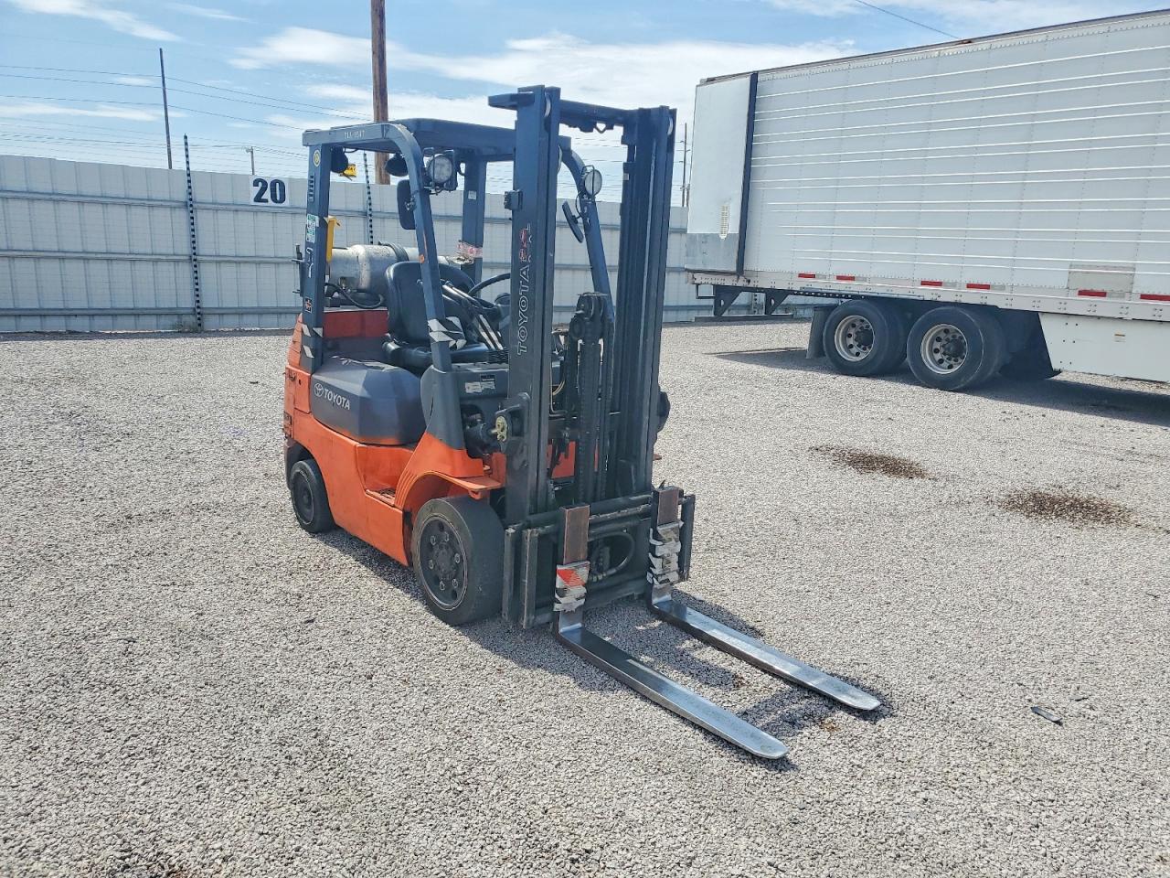 2001 TOYT FORKLIF TOYOTA | 7FGCU2571326 | UPCARS