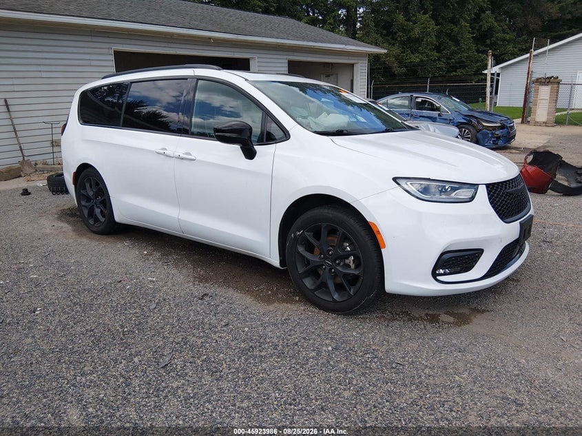 2025 CHRYSLER PACIFICA LIMITED | 2C4RC1GGXSR524756 | UPCARS
