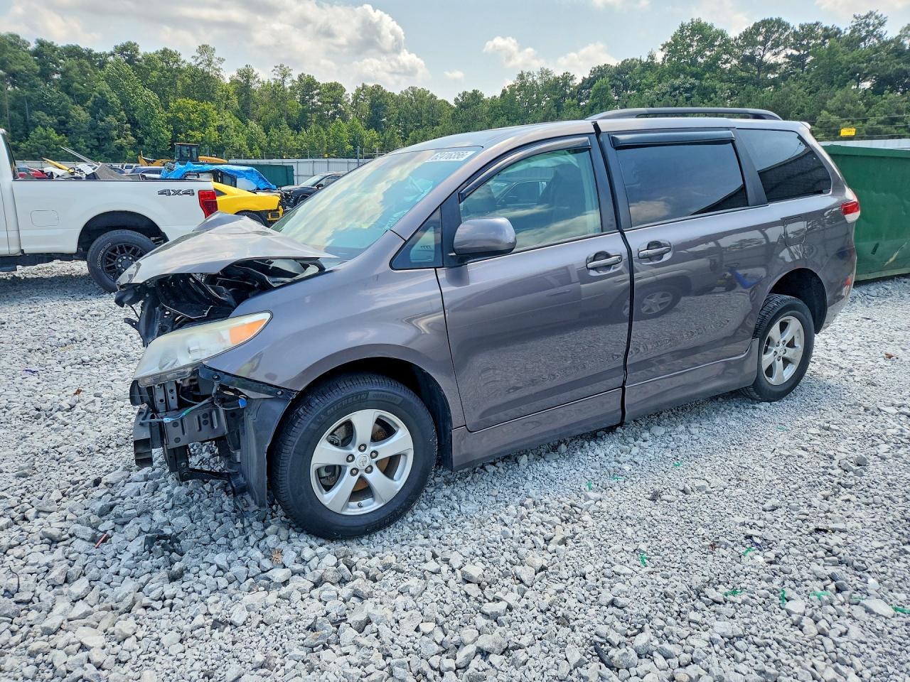 2011 TOYOTA SIENNA LE | 5TDKK3DC2BS041397 | UPCARS