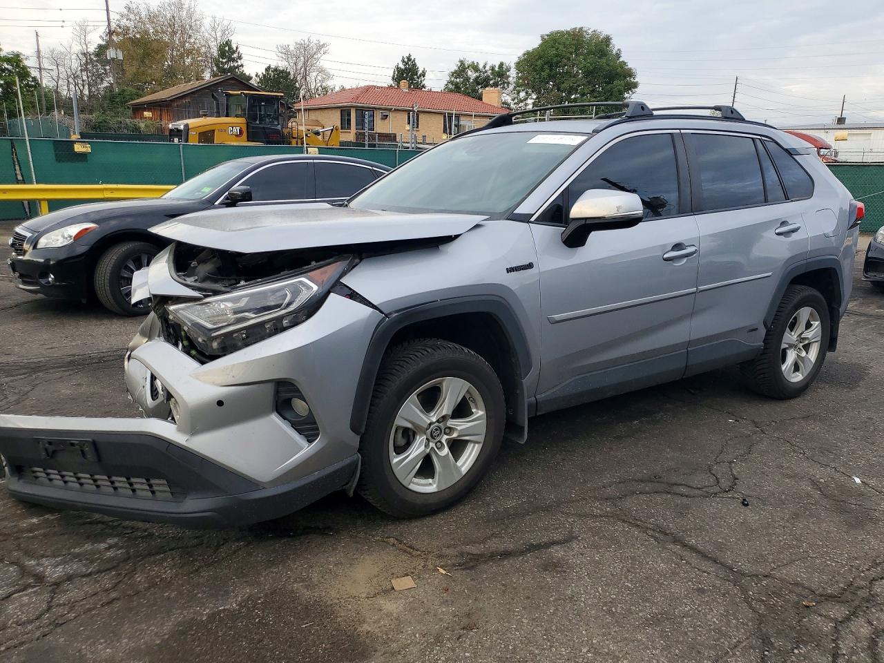 2019 TOYOTA RAV4 XLE | JTMRWRFVXKD026243 | UPCARS
