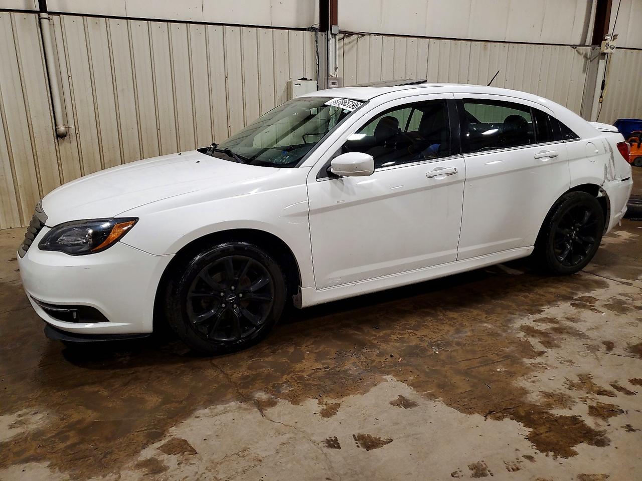 2013 CHRYSLER 200 LIMITED | 1C3CCBCG9DN738031 | UPCARS