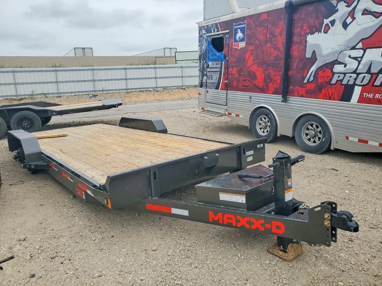2026 MAXX D TRAILERS EQUIPMENT TRAILER | 5R8BC2026TM140587 | UPCARS