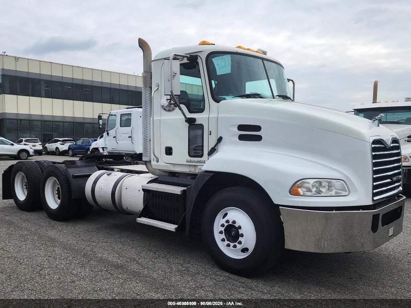 2016 MACK 600 CXU600 | 1M1AW09Y8GM077567 | UPCARS