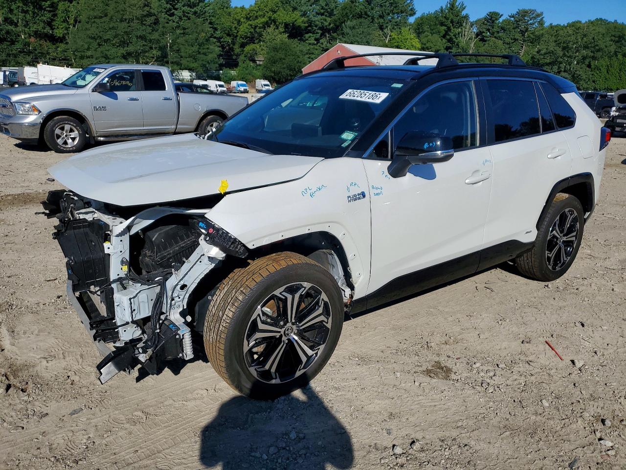 2024 TOYOTA RAV4 XSE | JTMFB3FV6RD220340 | UPCARS