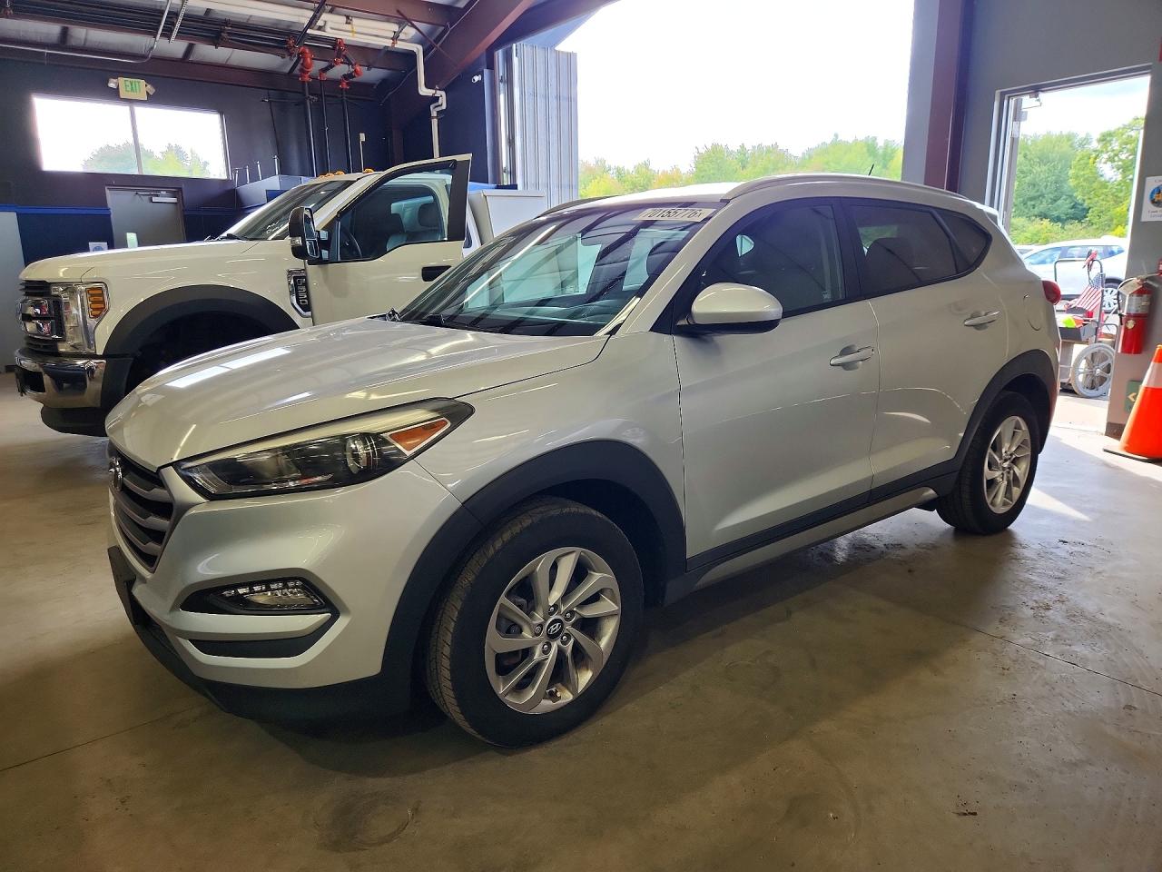 2017 HYUNDAI TUCSON SE | KM8J3CA44HU300395 | UPCARS