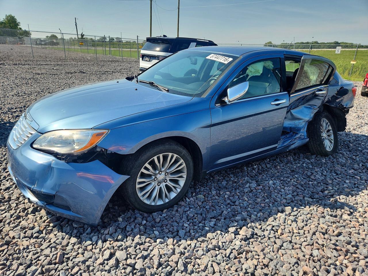 2011 CHRYSLER 200 LIMITED | 1C3BC2FG0BN603606 | UPCARS