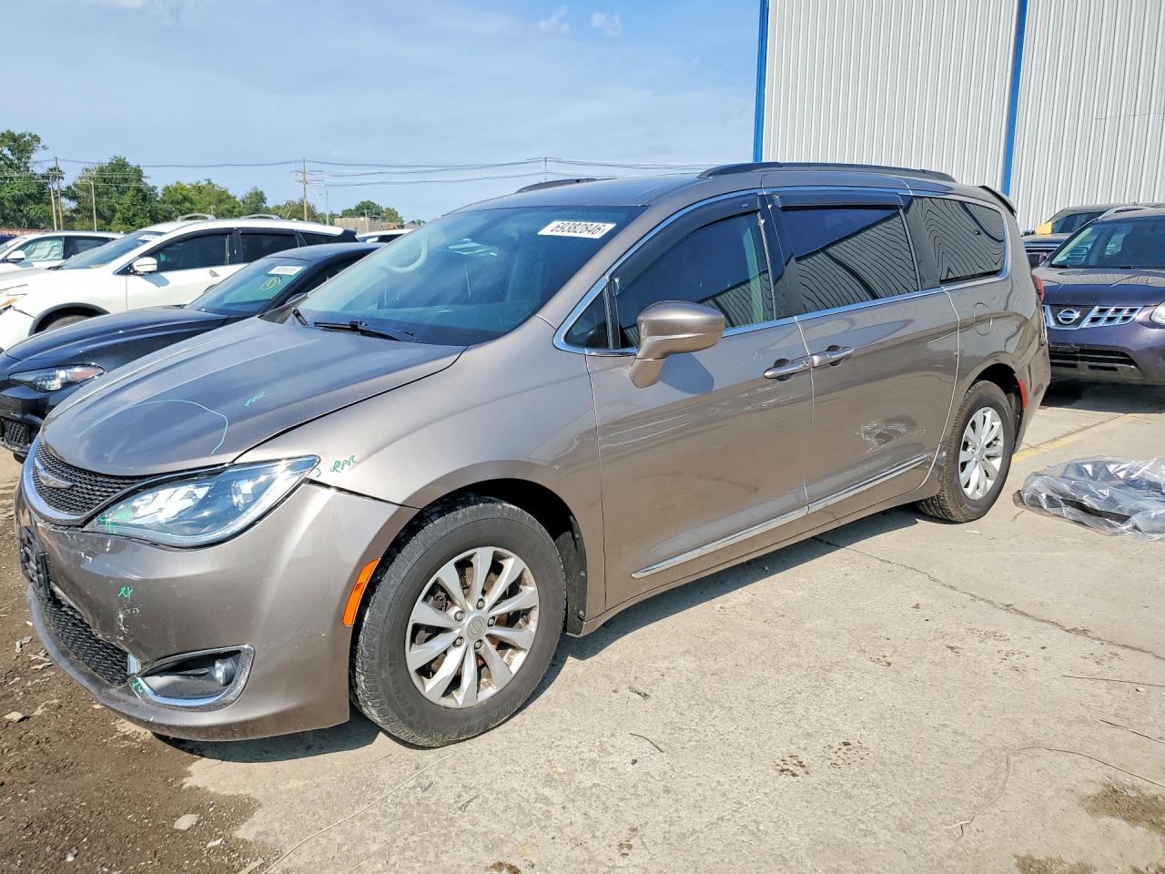 2017 CHRYSLER PACIFICA TOURING L | 2C4RC1BG7HR803727 | UPCARS