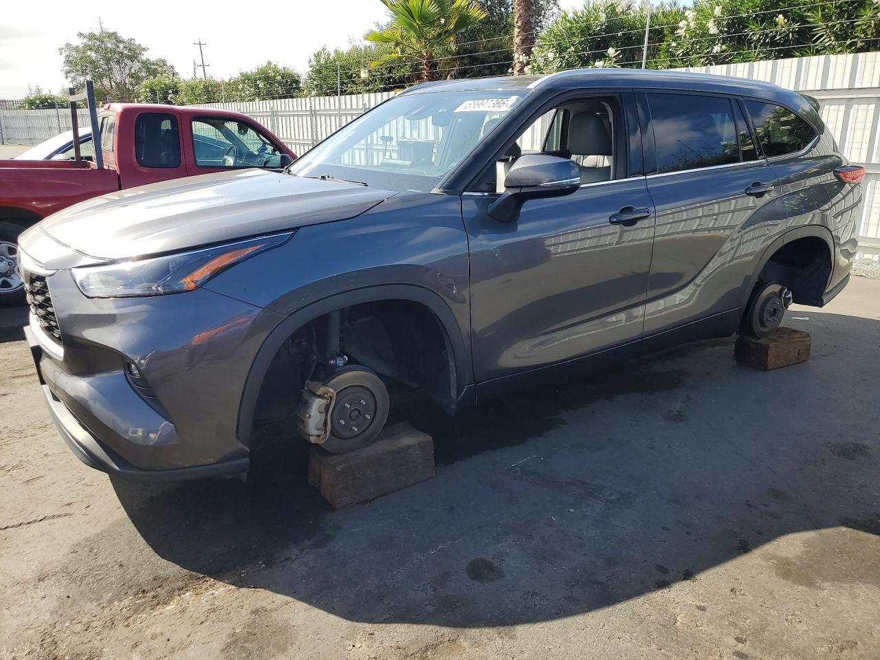 2022 TOYOTA HIGHLANDER XLE | 5TDGARAH7NS515408 | UPCARS