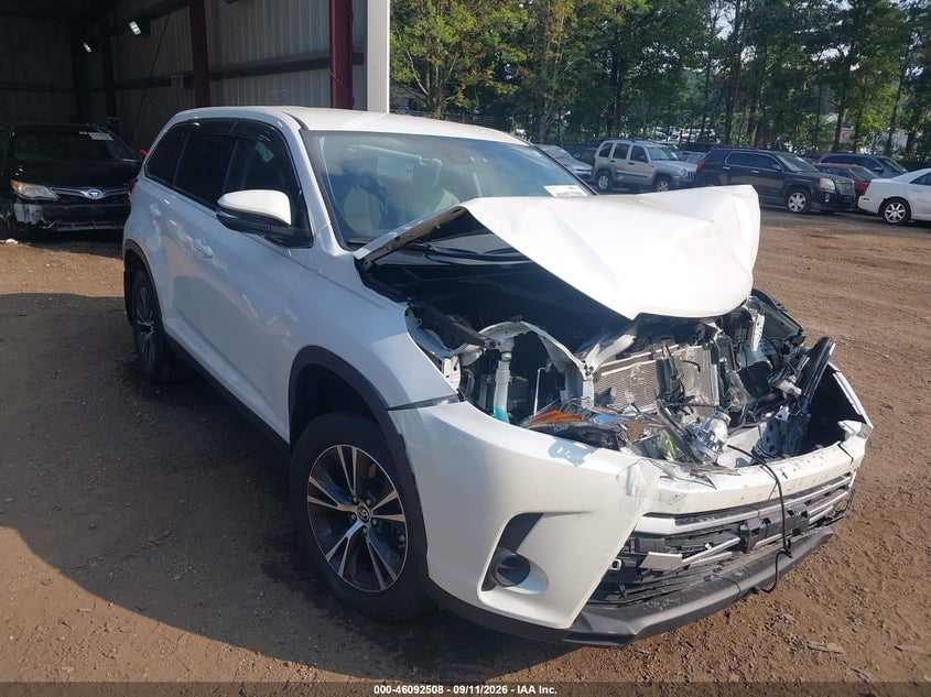 2019 TOYOTA HIGHLANDER LE | 5TDBZRFH9KS953113 | UPCARS