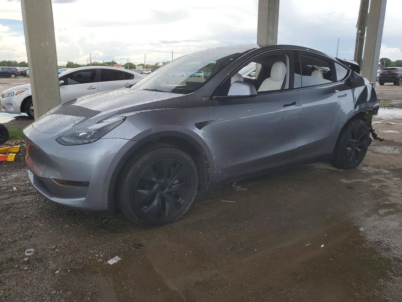 2024 TESLA MODEL Y | 7SAYGDED4RA326819 | UPCARS