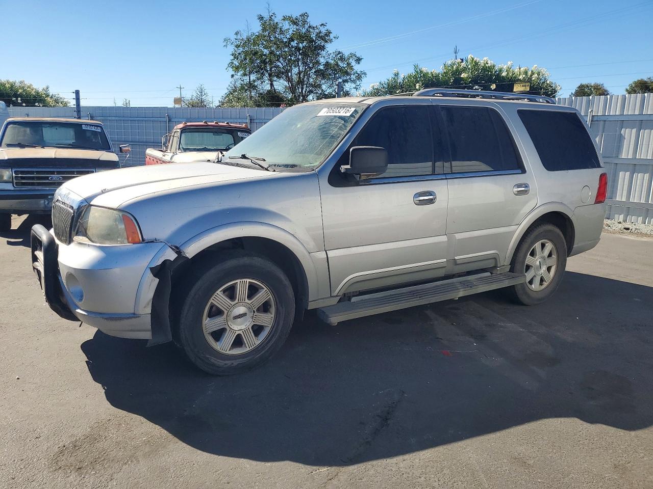2003 LINCOLN NAVIGATOR | 5LMFU27R23LJ38679 | UPCARS