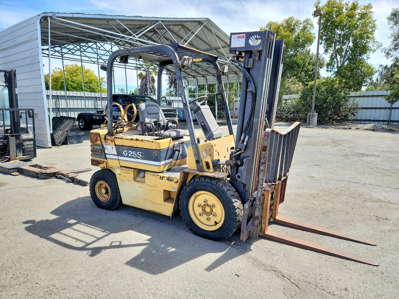 2000 URWI INDUSTRIAL FORKLIFT | 0487040 | UPCARS