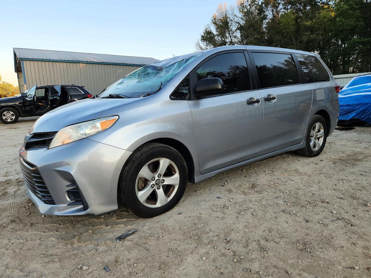 2018 TOYOTA SIENNA L | 5TDZZ3DC2JS921718 | UPCARS