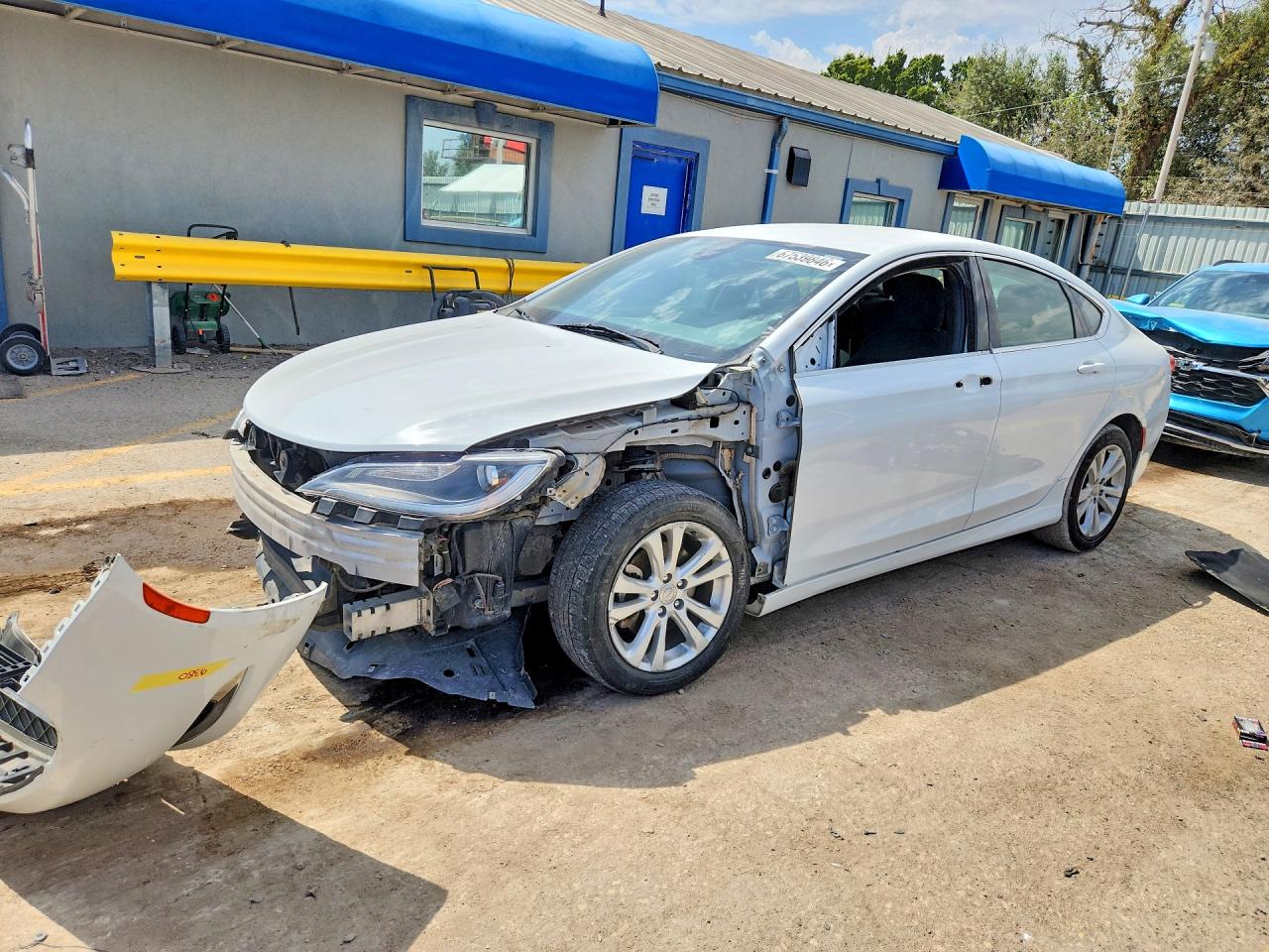 2015 CHRYSLER 200 LIMITED | 1C3CCCAB1FN725497 | UPCARS