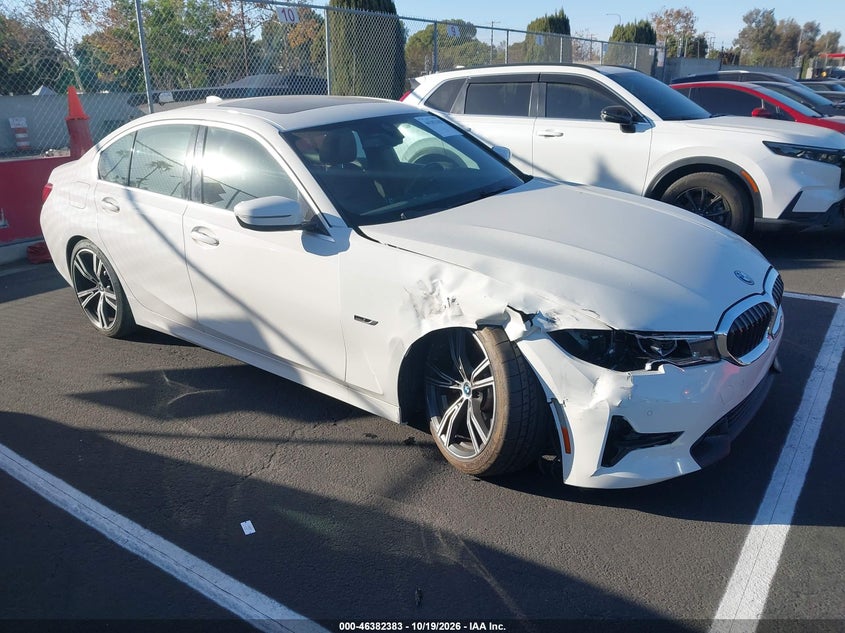 2022 BMW 330E | 3MW5P7J09N8C33197 | UPCARS