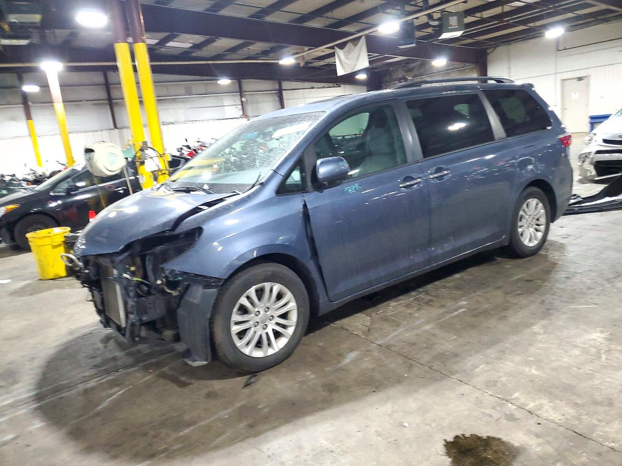 2017 TOYOTA SIENNA XLE 8-PASSENGER | 5TDYZ3DC4HS803627 | UPCARS