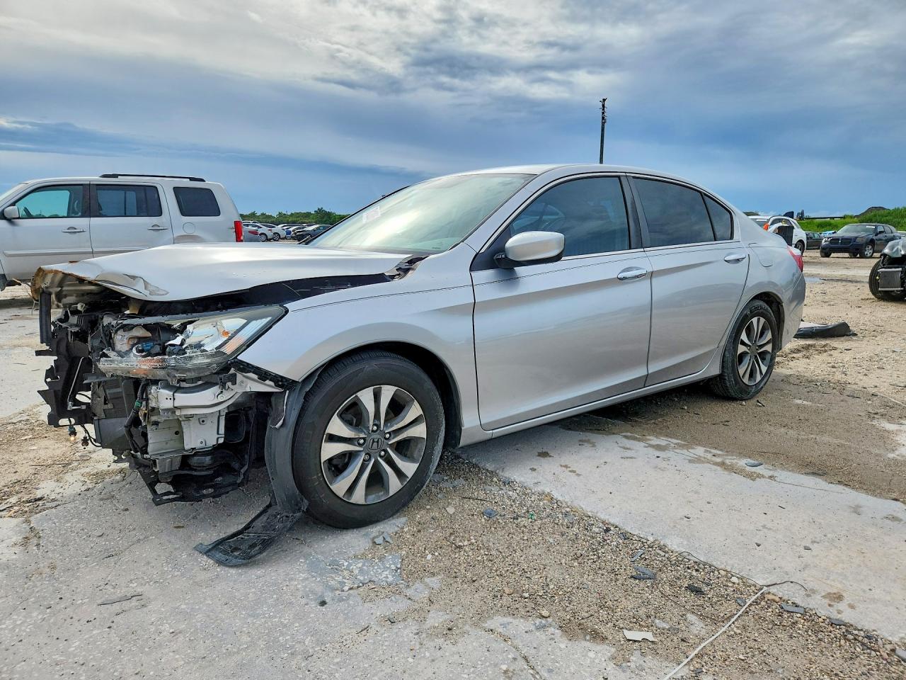 2015 HONDA ACCORD LX | 1HGCR2F38FA171647 | UPCARS