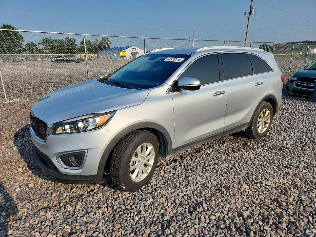 2017 KIA SORENTO LX | 5XYPG4A33HG264345 | UPCARS