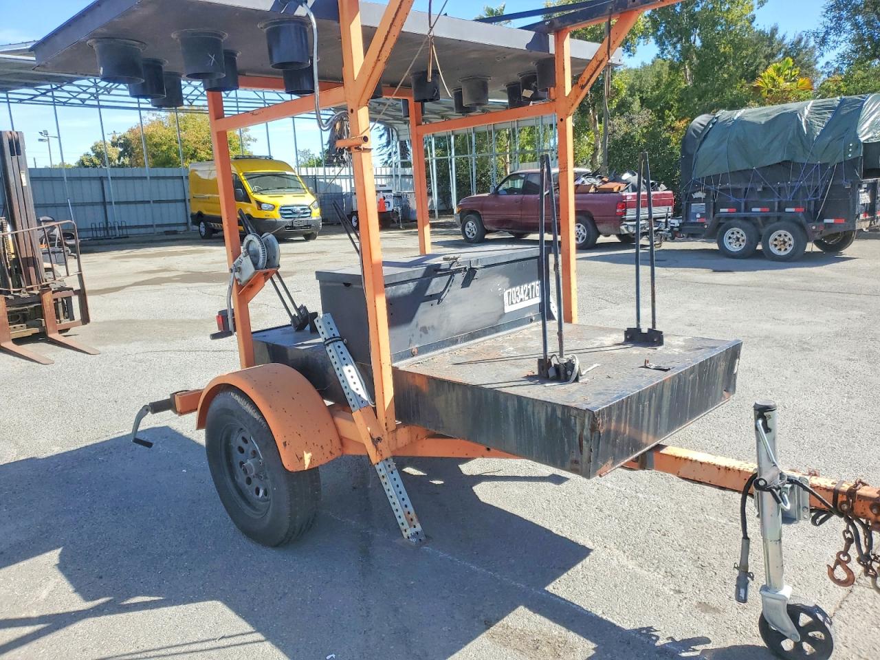 1999 TRS CONSTRUCTI TRI-CITY ARROW BOARD TRAILER | 1T9US0617WS055195 | UPCARS