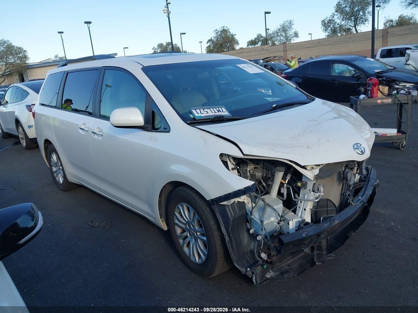 2015 TOYOTA SIENNA XLE PREMIUM 8 PASSENGER | 5TDYK3DC2FS625993 | UPCARS