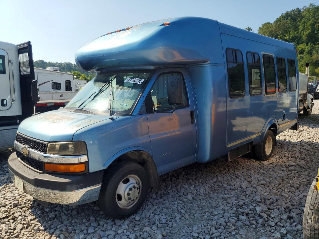 2011 CHEVROLET EXPRESS SHUTTLE BUS | 1GB6G5BG1B1117035 | UPCARS
