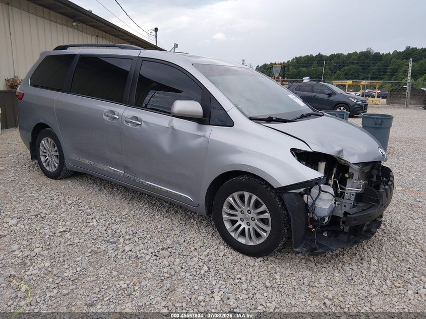 2017 TOYOTA SIENNA XLE PREMIUM 8 PASSENGER | 5TDYZ3DC1HS783871 | UPCARS