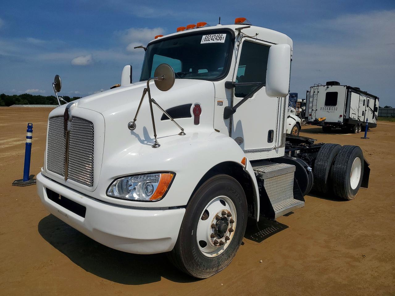 2016 KENWORTH T370 SEMI TRUCK | 2XKHAJ8X6GM497144 | UPCARS